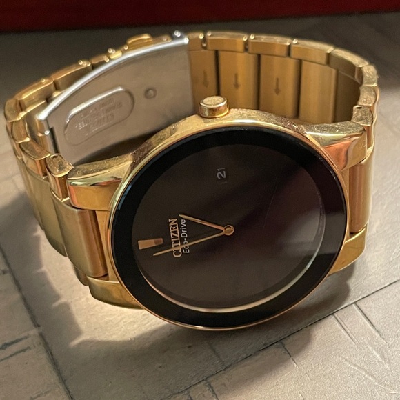 Men’s Citizens Eco-Drive Watch - Picture 4 of 5